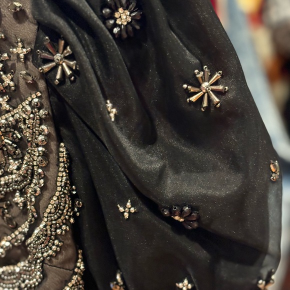 Alice + Alivia Black embellished high neck crop - Picture 3 of 5